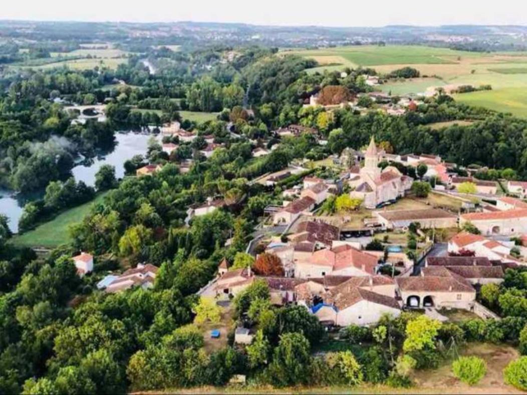 Ile De Malvy Villa Saint-Simeux Luaran gambar